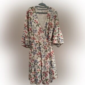 Calvin Klein Floral 3/4 Tiered Bell Sleeve V-Neck True Wrap Dress in size 16